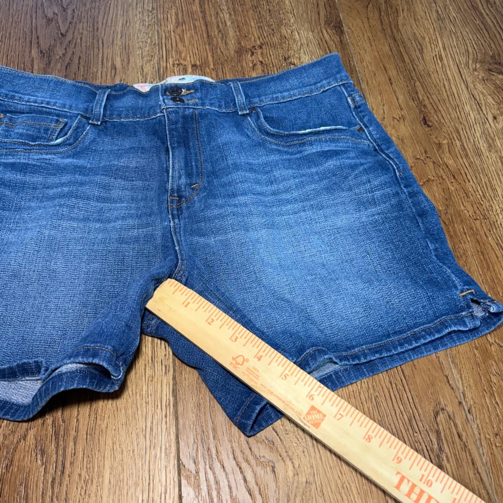 Y2K Levis Womens Denim Jean Shorts Stretch Double Button Size 10 Batwing Western - Picture 8 of 9